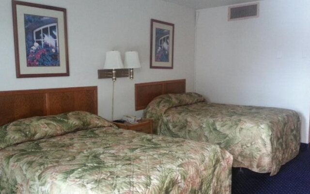 Americas Best Inn & Suites Clarksville