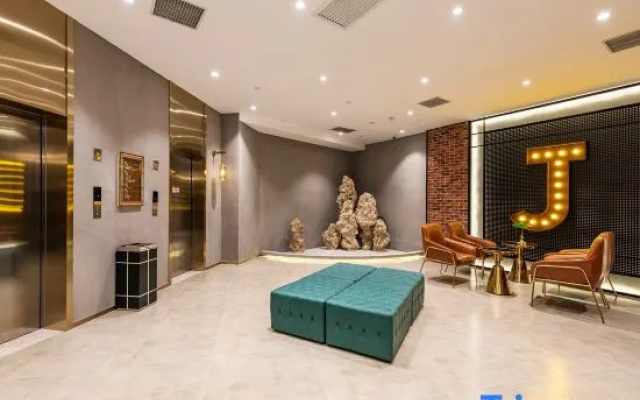 James Joyce Coffetel Hotel (Tianjin Italy Customs Area Tianjin Eye)