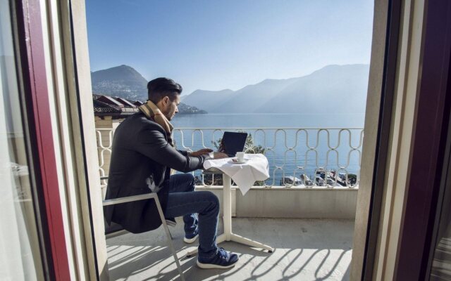 International au Lac Historic Lakeside Hotel