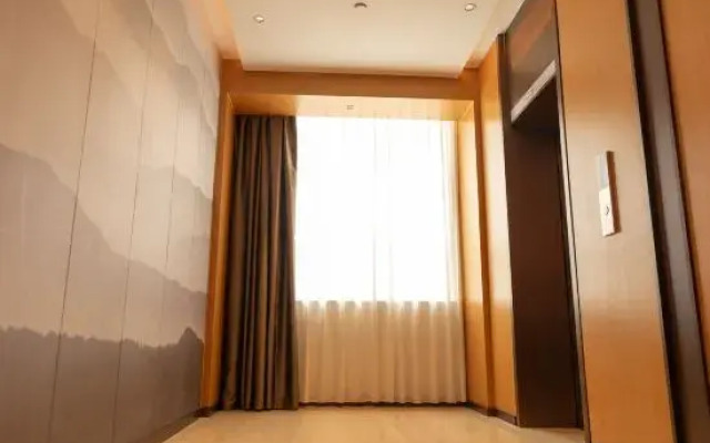 Pingdingshan Runzeyuan Shenma Hotel
