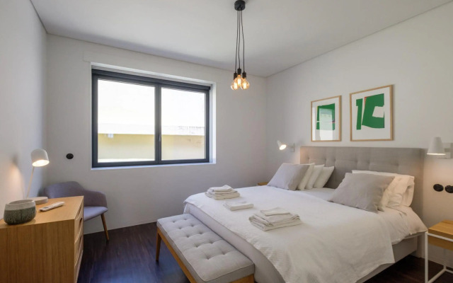 Nomad's 2bdr Riverside Lisbon