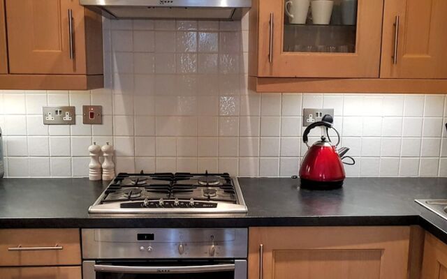 Classic 2 Bedroom Flat Gloucester St