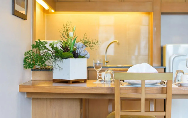 Green Mansion & Service Apartment