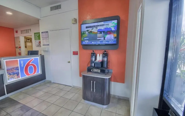 Motel 6 San Antonio, TX - Northwest Medical Center