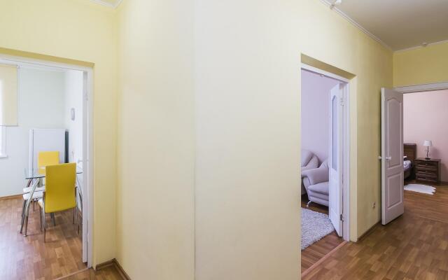 Apartments on Krasnoflotskaya street 28