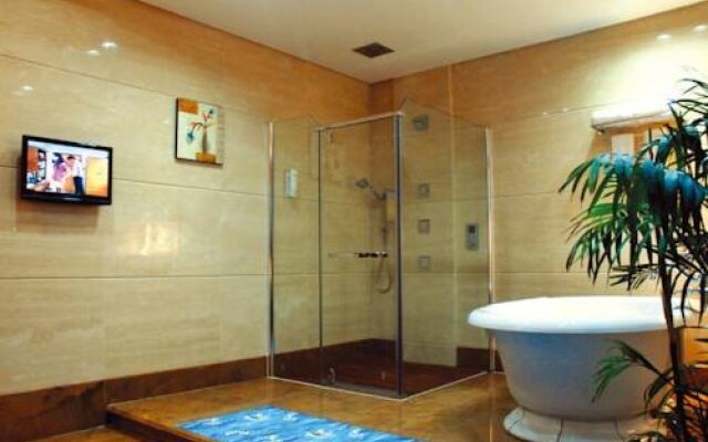 Tarshan Hotel
