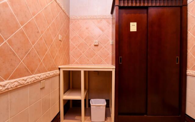 CAPITAL O 456 Almansour Grand Hotel