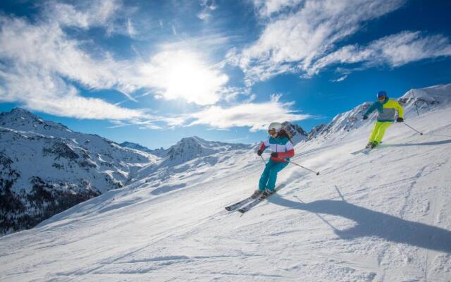 Chalet Bellecote - Capacity 28 to 34 people