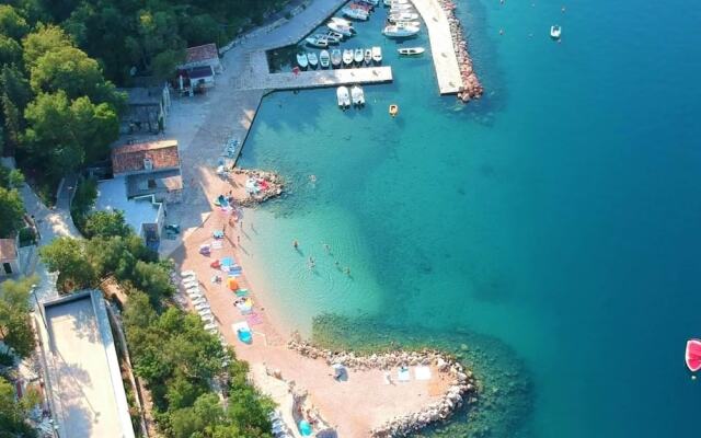 Apartment in Dramalj With Swimming Pool