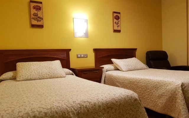 Hotel Reina Isabel