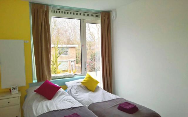 Bed and Breakfast Amsterdam Holy Dove