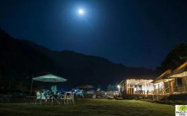 Rendezvous Rafter Camp