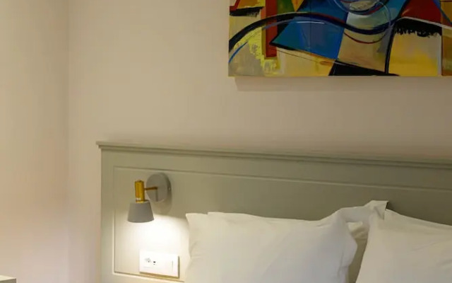 Kannas Mani-Luxury Suites- Adults friendly 14+