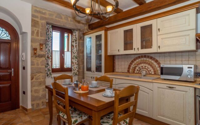 House Marie Badesi