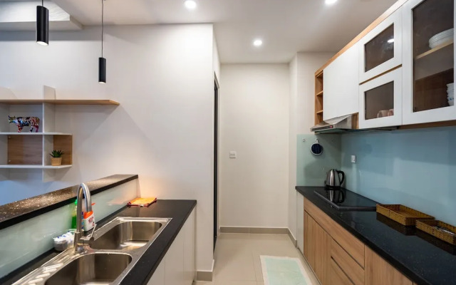 Infinity Edge Pool Rivergate