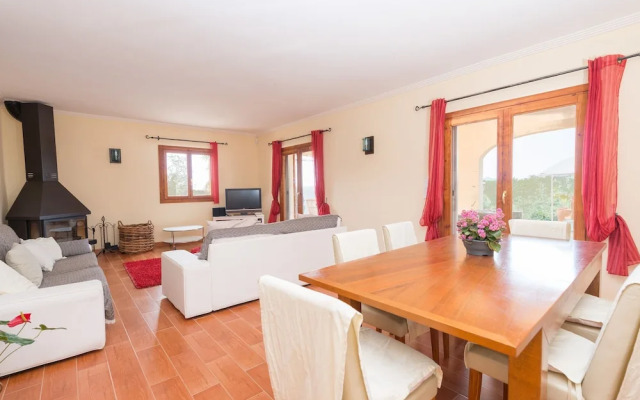 Can Canals in Art With 5 Bedrooms and 4 Bathrooms