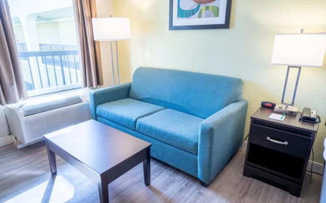 Quality Inn Palm Beach International Airport