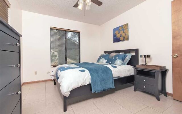 Blue Oasis - Three Bedroom Home