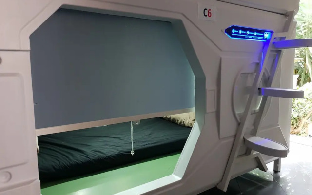 Abbotsford Private Rooms & Pods @ 15 Charles Homestay