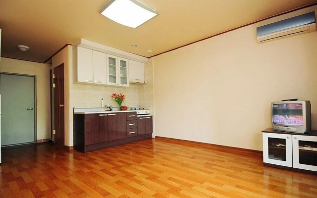 Songnisan Mountain White