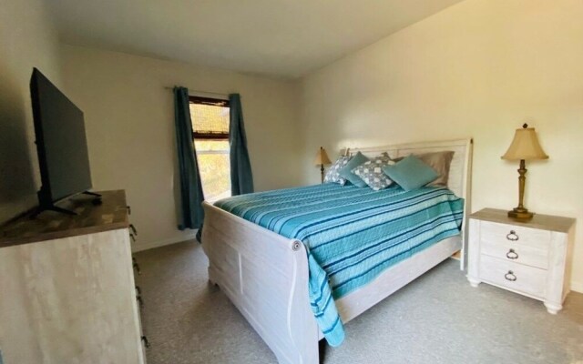 Hemingway Apartment @ Southern Dunes 2 Bedroom Villa by Redawning