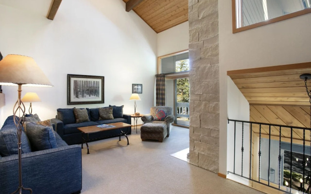 188 Ridgepoint 3 Bedroom Townhouse by RedAwning