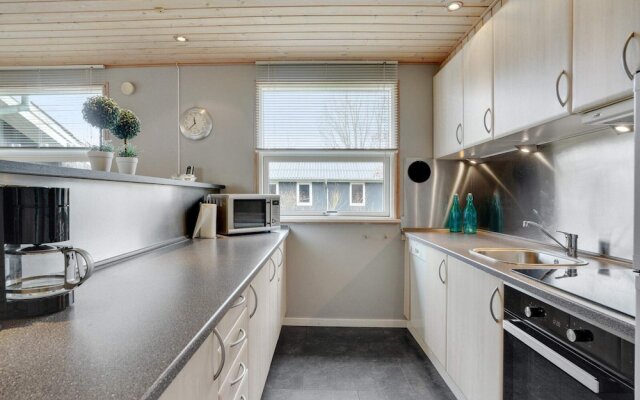 6 Person Holiday Home in Hemmet