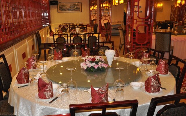 Le President Hotel