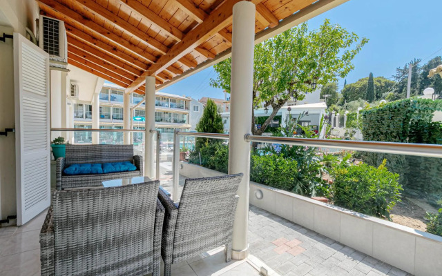 Palapart Gikas Suites And Studios