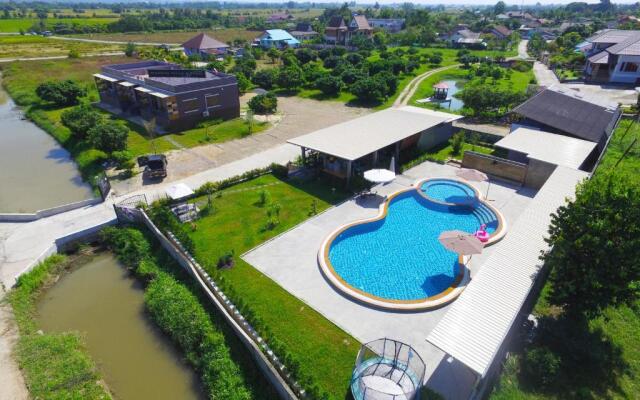 Maerim Villa & Pool