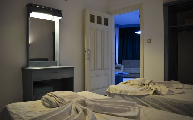 Casa Cleo Suites Hotel