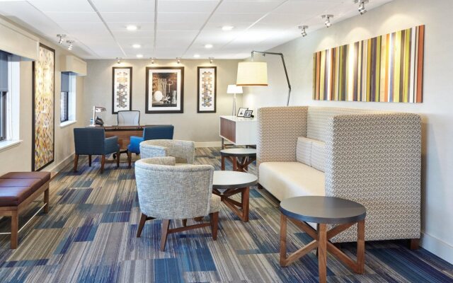 Holiday Inn Express Sheboygan-Kohler by IHG