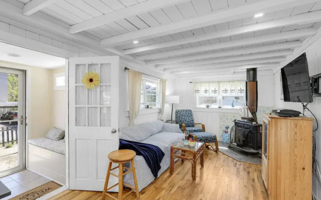 Comfy Cottage