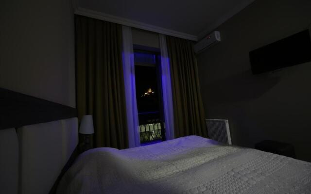 Discovery Hotel
