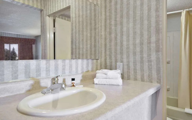 Super 8 East Lansing/University Area