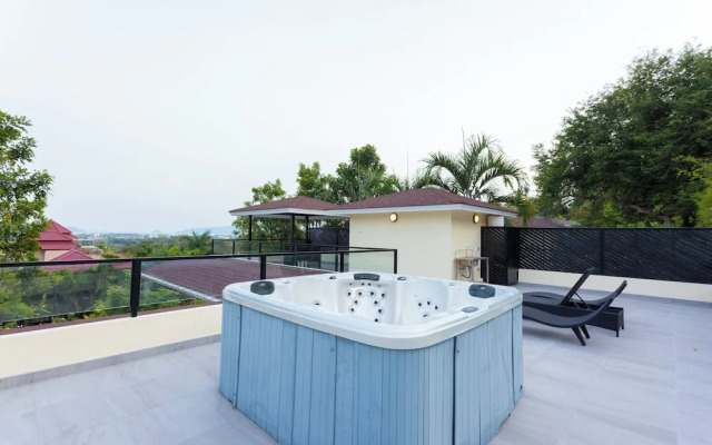 Oceanview 4BR Villa Jacuzzi Escape V180