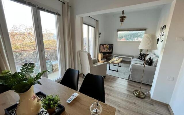 «Έλα…Δάρα» Home