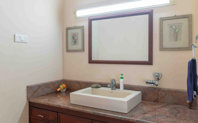 Crystal Homestay by Vista Rooms