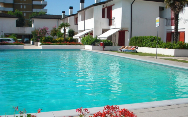 Villa in Front of the Pedestrian Area With Pool