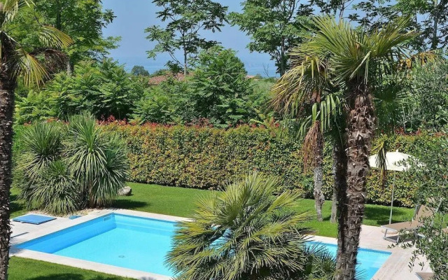 Villa del Filar With Pool