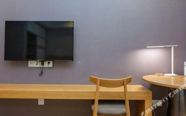 Yicheng Light Residence Hotel