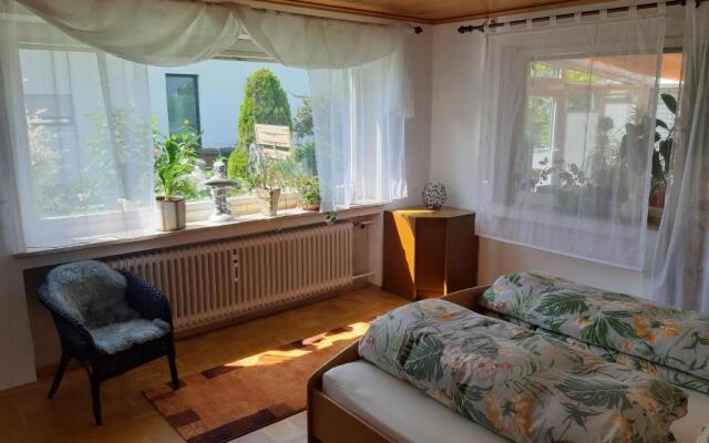 Schöne 80qm Ferienwohnung in ruhiger Lage