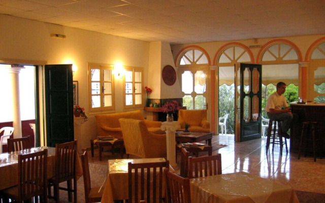 Apraos Bay Hotel In Kalamaki Beach