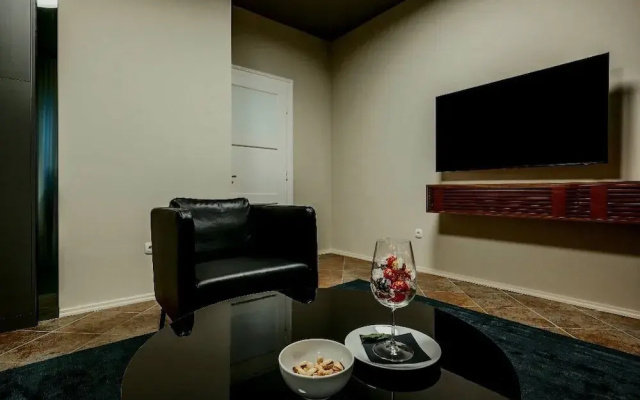 Green, Deluxe Two Bedroom Suite