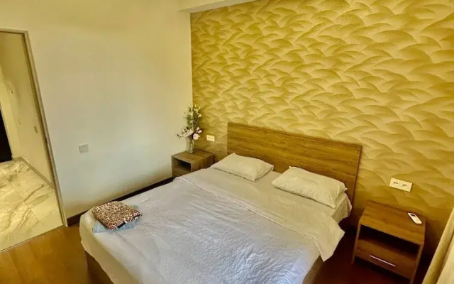 1bdr luxury apartment