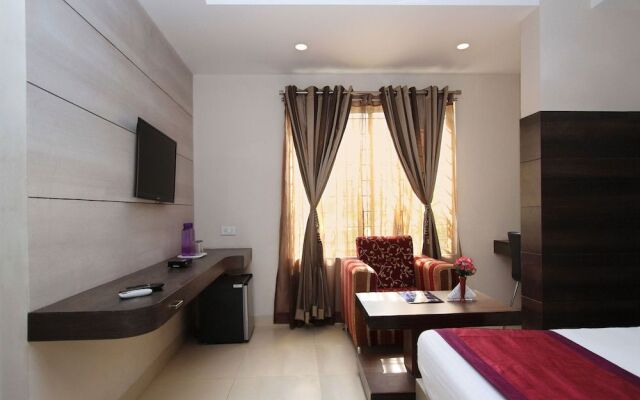 OYO 763 Donatella Suites