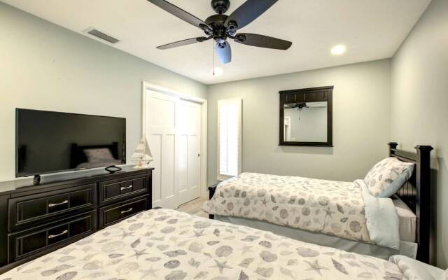 Moonmist Gorgeously Renovated Courtyard