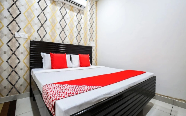 Royal Guest House by OYO Rooms