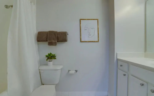 Fantastic Condo Ballston with gym
