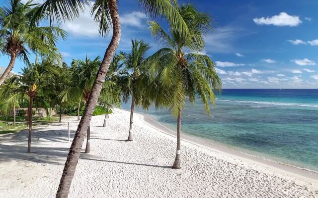 Coconut Court Beach Hotel